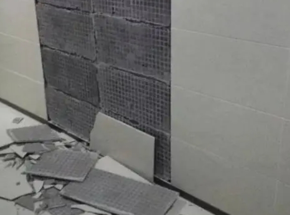 娄烦瓷砖空鼓维修公司分享下娄烦墙砖松动维修的知识